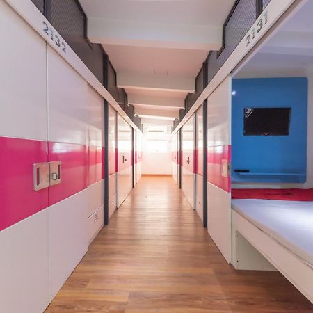 Reddoorz Hostel At Kiara Cozy Kircon Бандунг Экстерьер фото