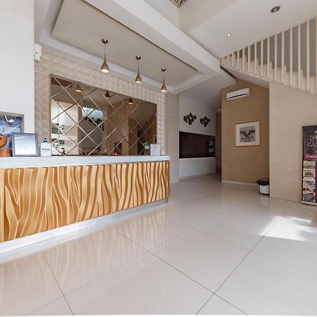 Reddoorz Hostel At Kiara Cozy Kircon Бандунг Экстерьер фото