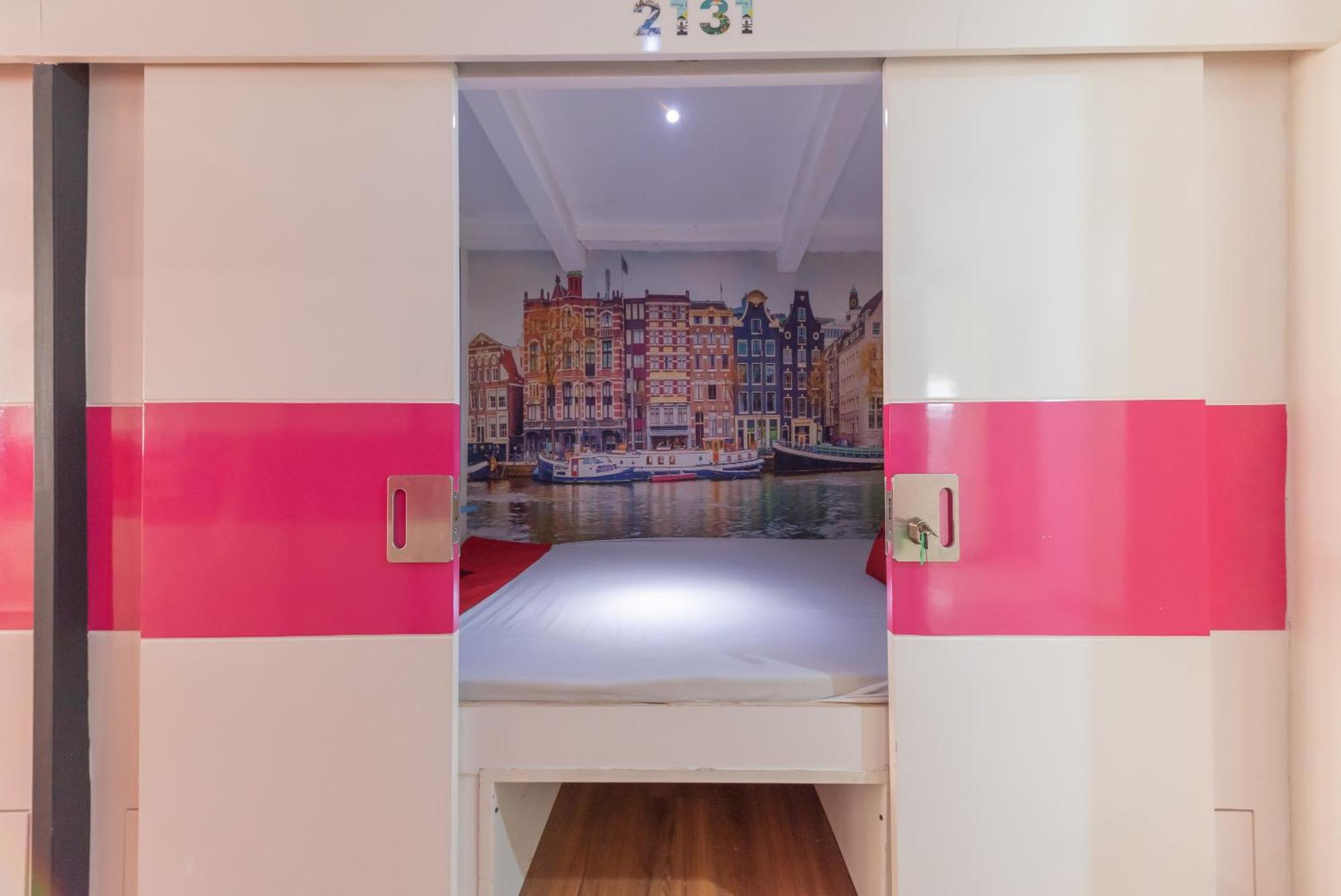 Reddoorz Hostel At Kiara Cozy Kircon Бандунг Экстерьер фото