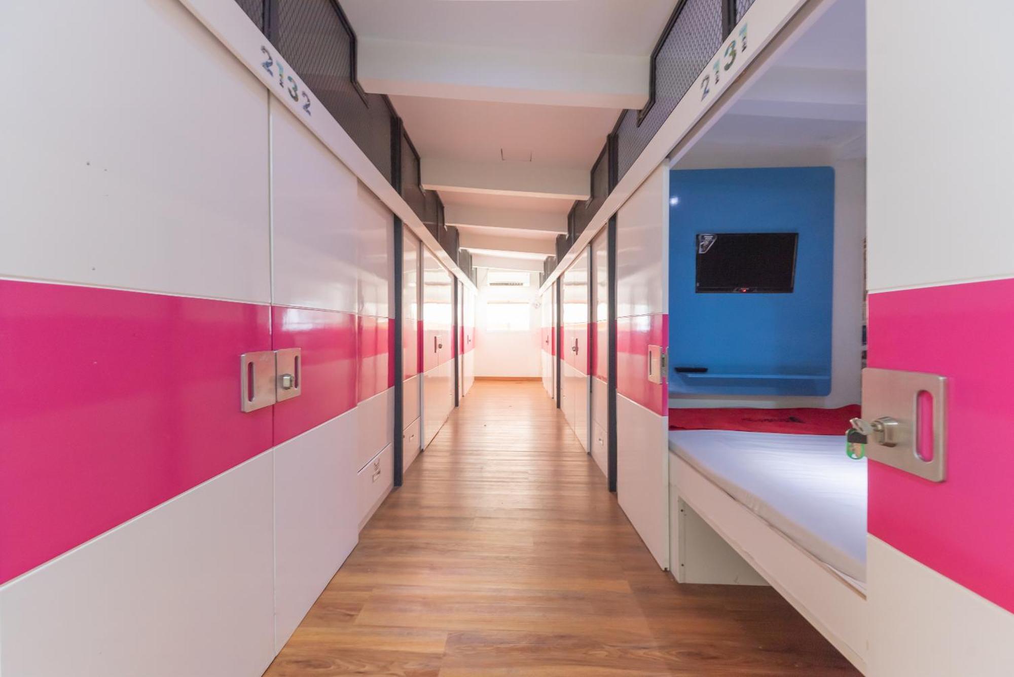 Reddoorz Hostel At Kiara Cozy Kircon Бандунг Экстерьер фото