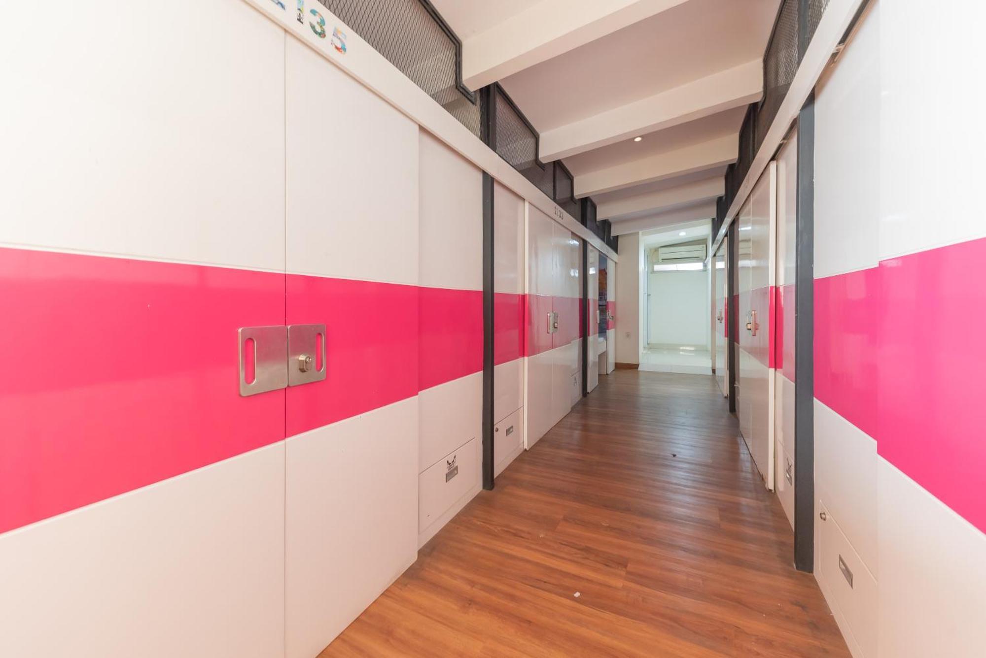 Reddoorz Hostel At Kiara Cozy Kircon Бандунг Экстерьер фото
