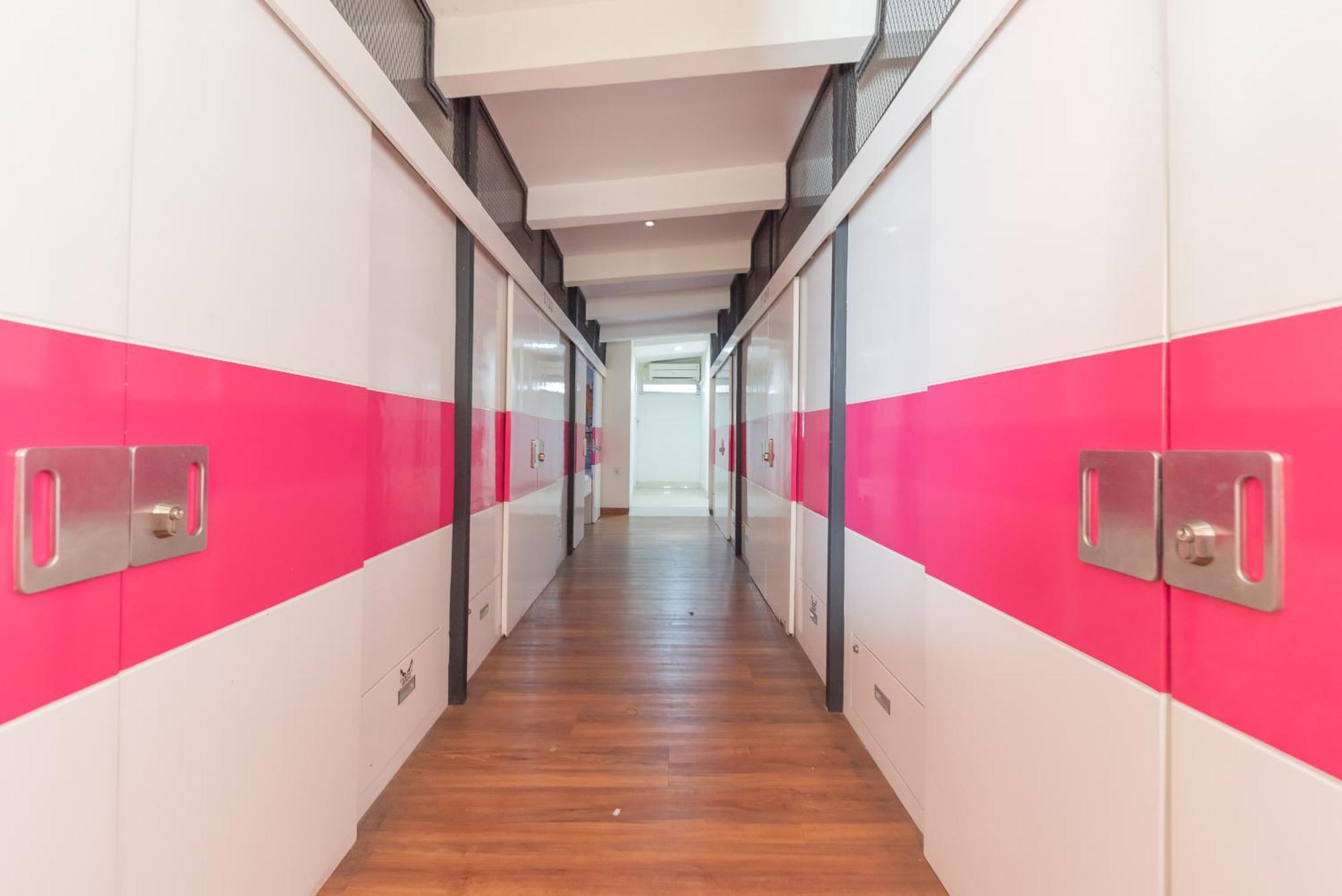 Reddoorz Hostel At Kiara Cozy Kircon Бандунг Экстерьер фото