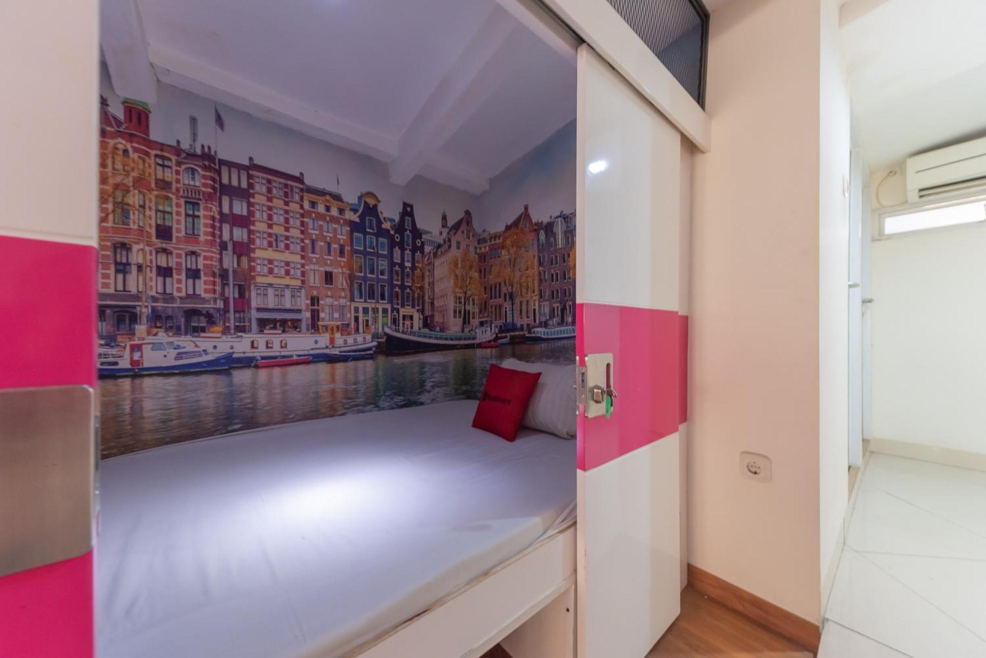 Reddoorz Hostel At Kiara Cozy Kircon Бандунг Экстерьер фото